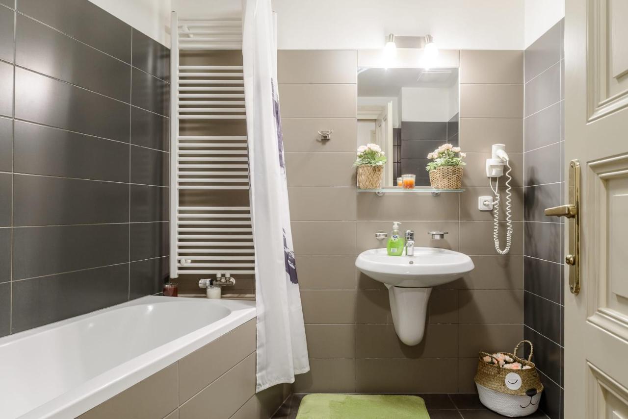 Cozy Apartment Near Stefanikuv Most ปราก ภายนอก รูปภาพ